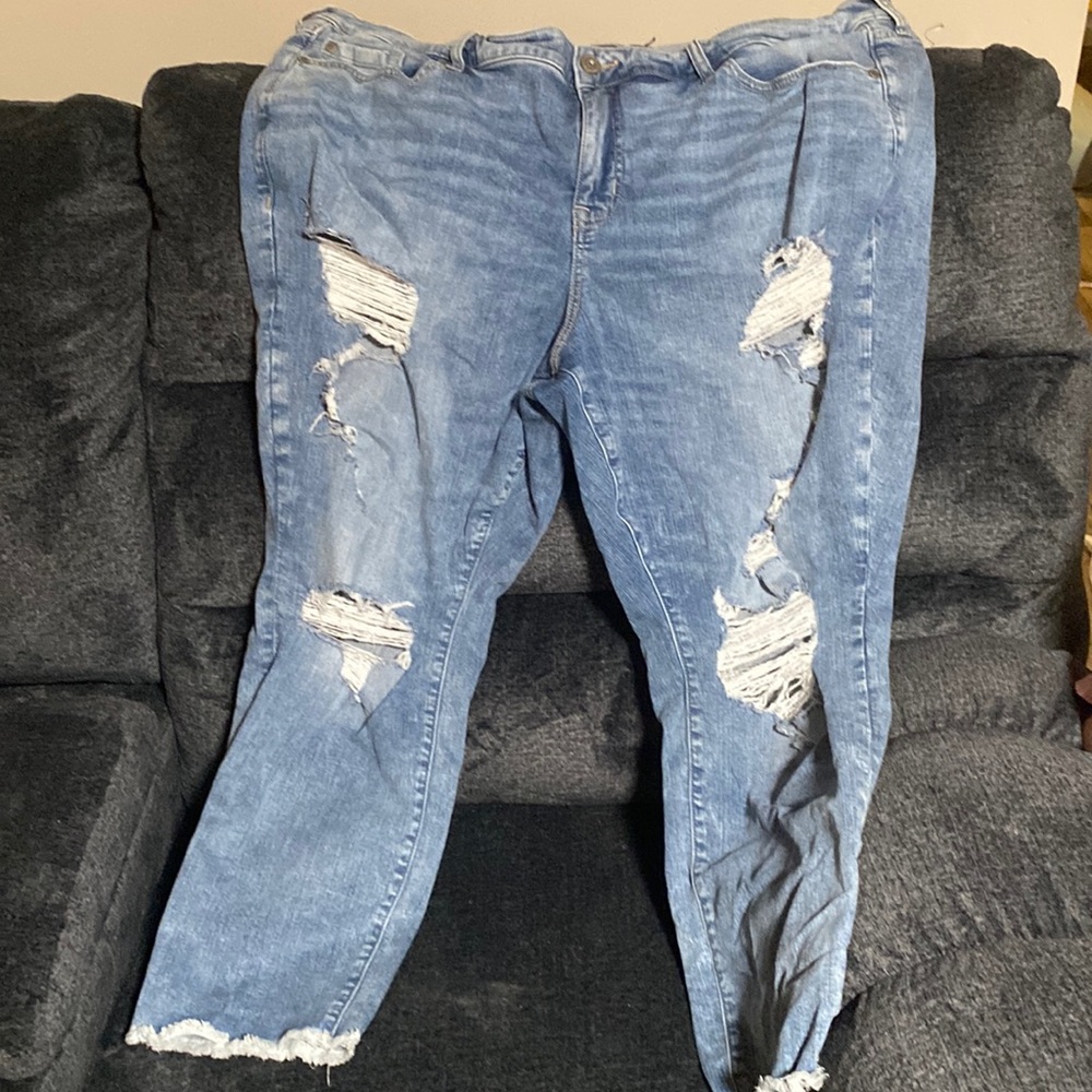 Torrid Crop Boyfriend Jeans size 24